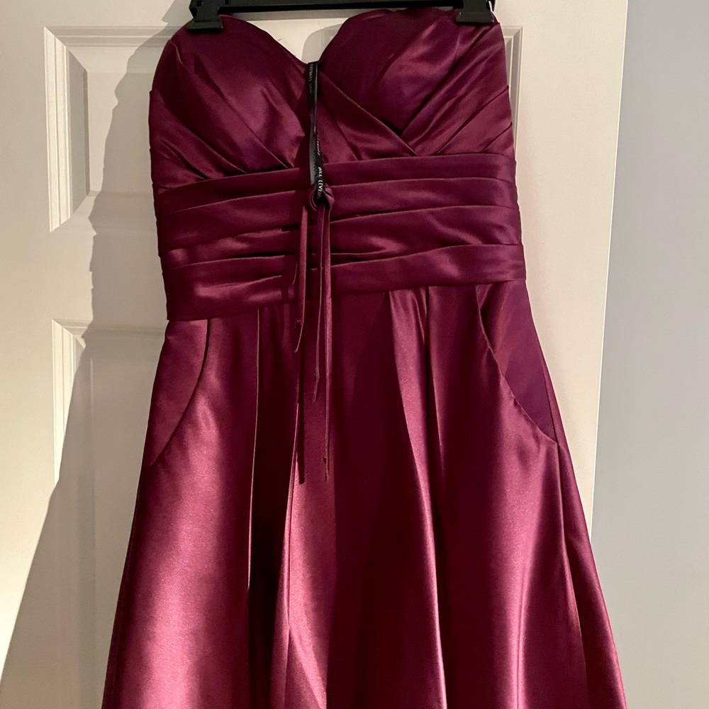 Short Burgundy Bridesmaid/Formal Dress
